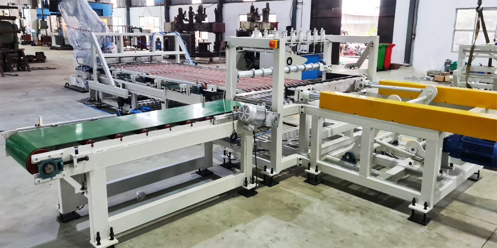 Dây chuyền gắp gạch sử dụng Robot IRB 8700 của Thụy Điển